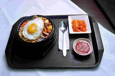 小老板石锅拌饭 用产品和服务打动餐饮美食消费者